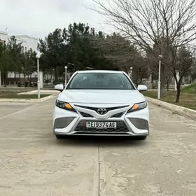 Toyota Camry 2021