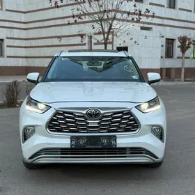 Toyota Highlander 2022