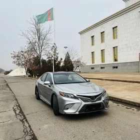 Toyota Camry 2019