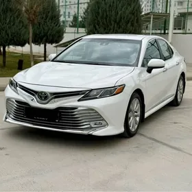 Toyota Camry 2020