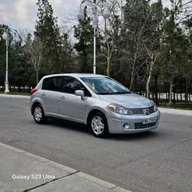 Nissan Versa 2011