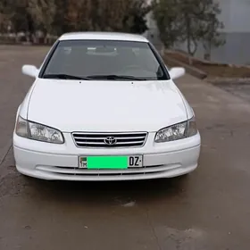 Toyota Camry 2001