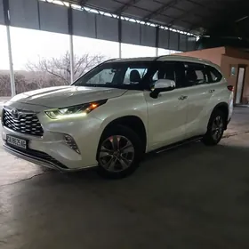 Toyota Highlander 2022
