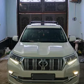 Toyota Land Cruiser Prado 2022