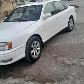 Toyota Avalon 1999