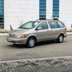 Toyota Sienna 2002