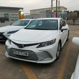 Toyota Camry 2021