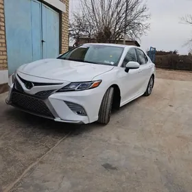 Toyota Camry 2020