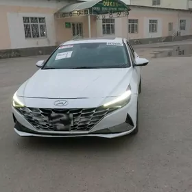 Hyundai Elantra 2022