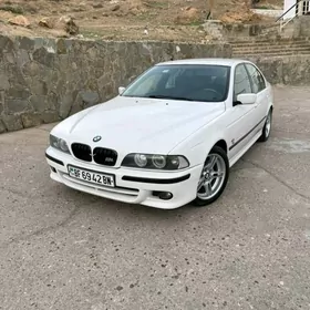 BMW E39 2001