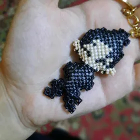 her hili gornus breloklar