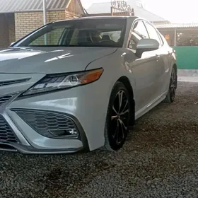 Toyota Camry 2020