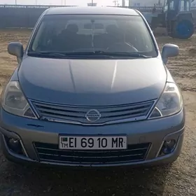 Nissan Versa 2010
