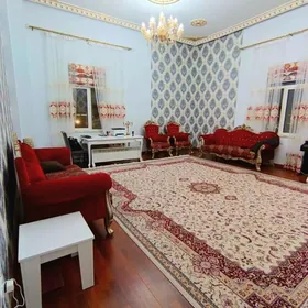 Fransuzki Mekdebin ýany 195m²