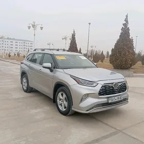 Toyota Highlander 2021