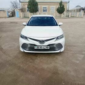 Toyota Camry 2018