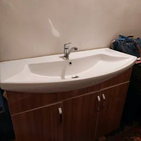 Wanna üçin aýna bilen tumba