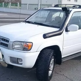 Nissan Pathfinder 2000