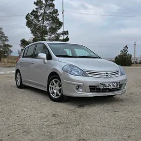 Nissan Tiida 2011