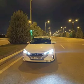 Hyundai Elantra 2020