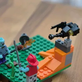 ЛЕГО war zombie