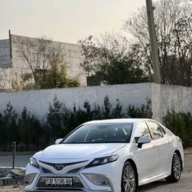 Toyota Camry 2021