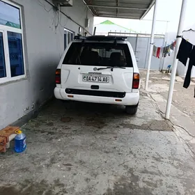 Nissan Pathfinder 2001