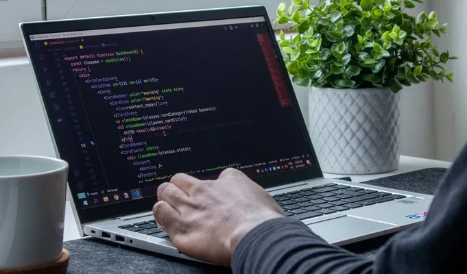 Spotify: "Öňdebaryjy inženerlerimiz dekabrdan bäri elde kod ýazmagyny bes etdiler"