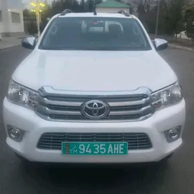Toyota Hilux 2022