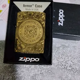 зажигалка Zippo.
