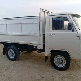UAZ 452 1987