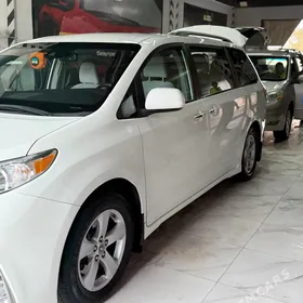 Toyota Sienna 2020