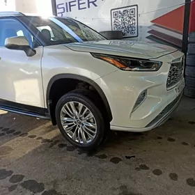 Toyota Highlander 2021