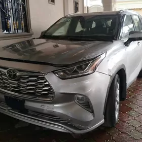 Toyota Highlander 2023
