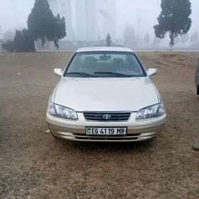 Toyota Camry 1999
