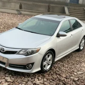 Toyota Camry 2014