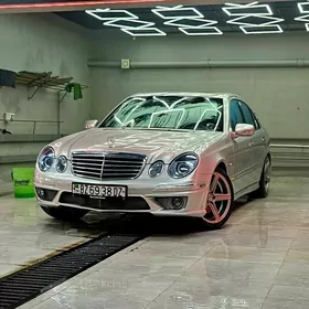 Mercedes-Benz E320 2003