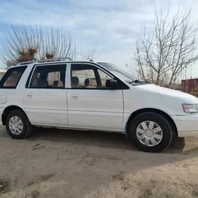 Mitsubishi Chariot 1994