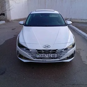 Hyundai Elantra 2022