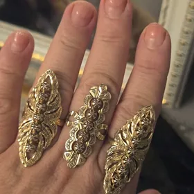 Gyzyl brliyant yuzukler