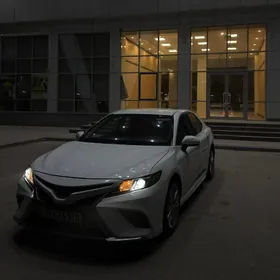 Toyota Camry 2020