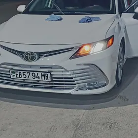 Toyota Camry 2021