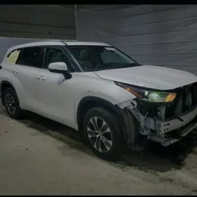 Toyota Highlander 2022