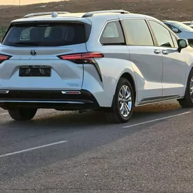 Toyota Sienna 2022