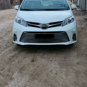 Toyota Sienna 2020