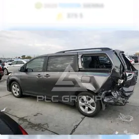 Toyota Sienna 2020