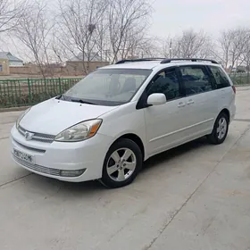 Toyota Sienna 2004