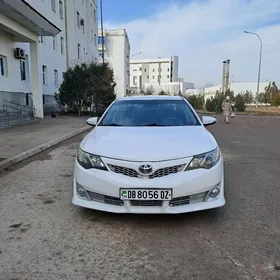 Toyota Camry 2014