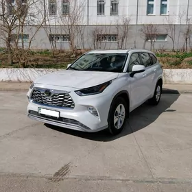 Toyota Highlander 2021