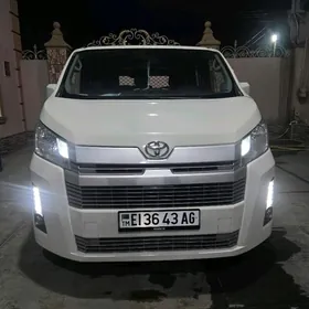 Toyota Hiace 2021